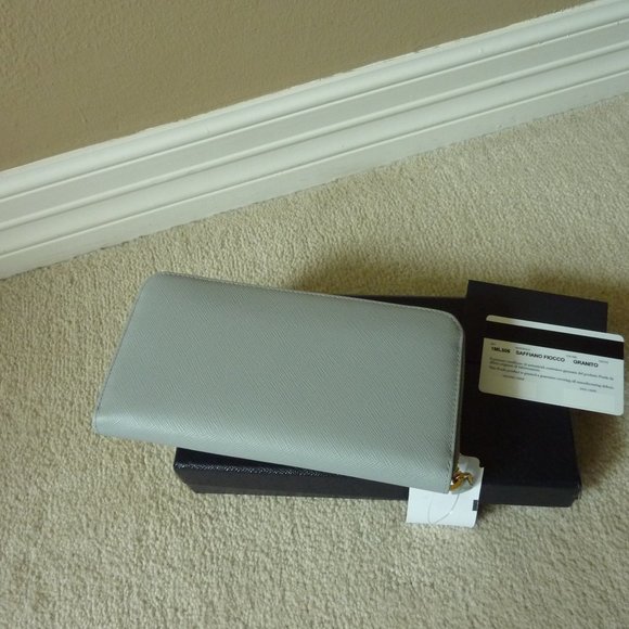 PRADA Saffiano Leather Logo Bow Zippered Wallet - Picture 3 of 12